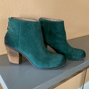 Vince Camuto ankle boot